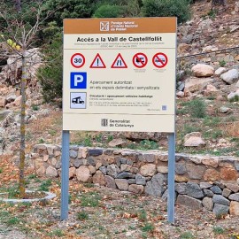 Cartellera d'Acer per a Parcs Naturals | Disseny Minimalista